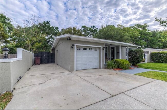 Building Photo - 2919 Hargill Dr