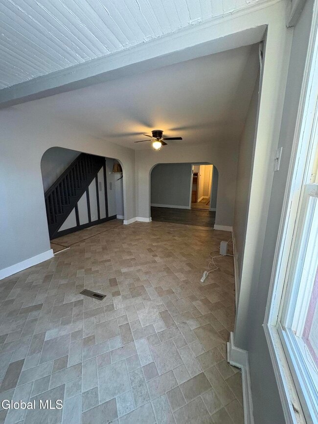 Building Photo - 246 Duane Ave