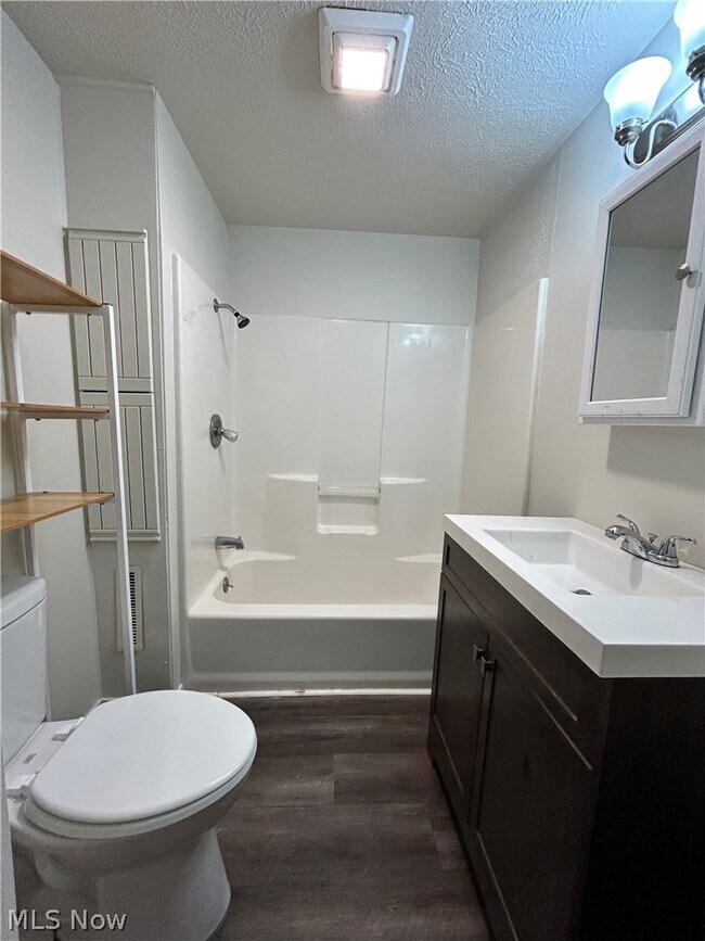 Building Photo - 209 Maryland St