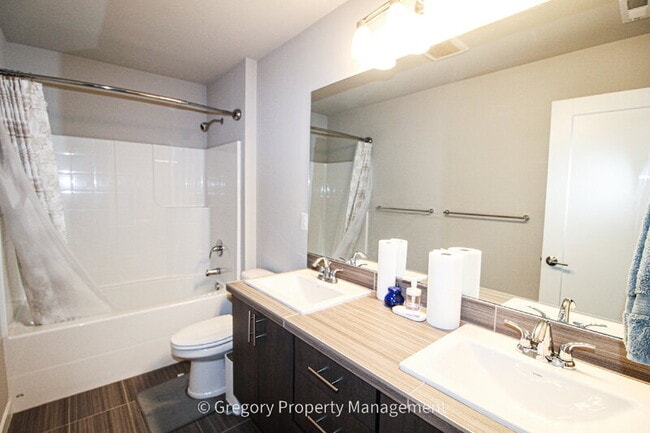 Building Photo - 19209 8th Ave W