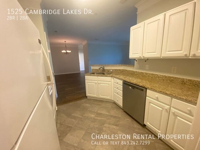 Building Photo - 1525 Cambridge Lakes Dr