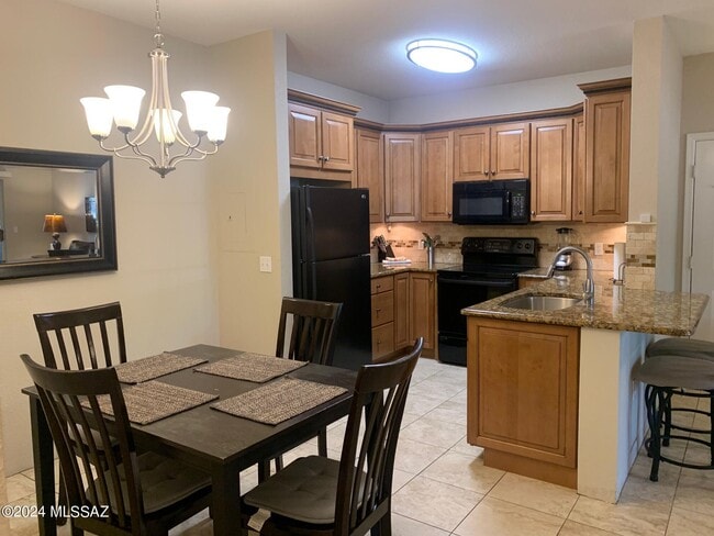 Building Photo - 1500 E Pusch Wilderness Dr
