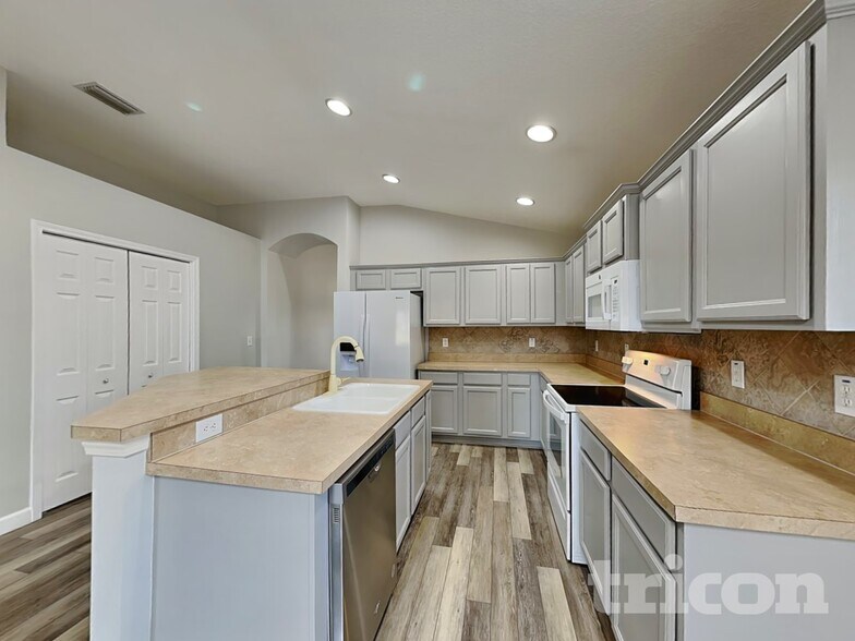 Building Photo - 14131 Lemon Yellow Tree Ln
