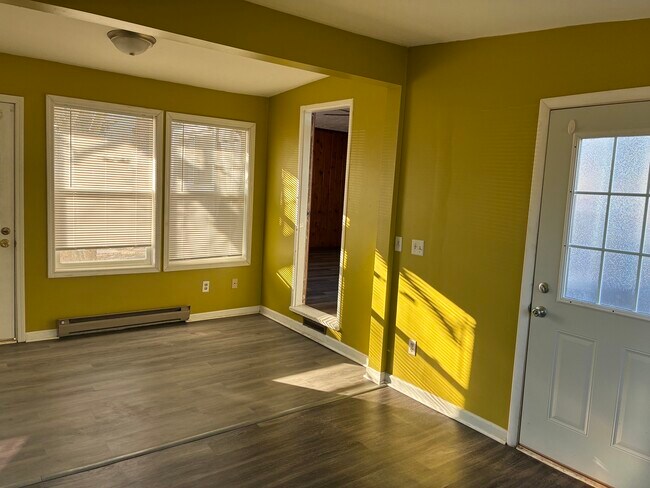 Building Photo - 2300 Midvale Ave