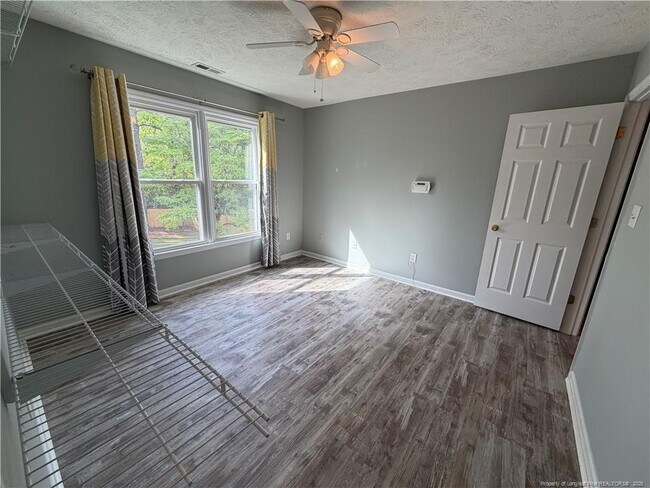 Building Photo - 637 Spy Glass Dr