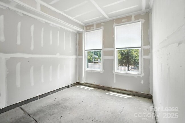 Building Photo - 952 Broad River Ln