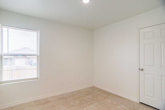 Building Photo - 2306 Duntov Dr