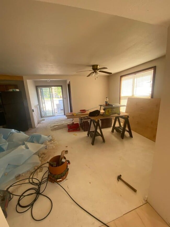 Building Photo - 3 Bed 2 Bath 1600+ sq ft Home for Rent - Appleton