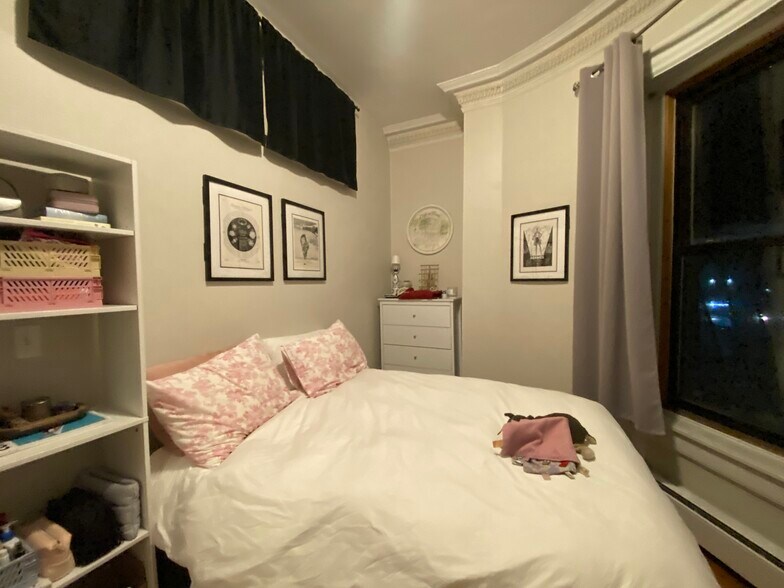 Building Photo - 42 Fenway