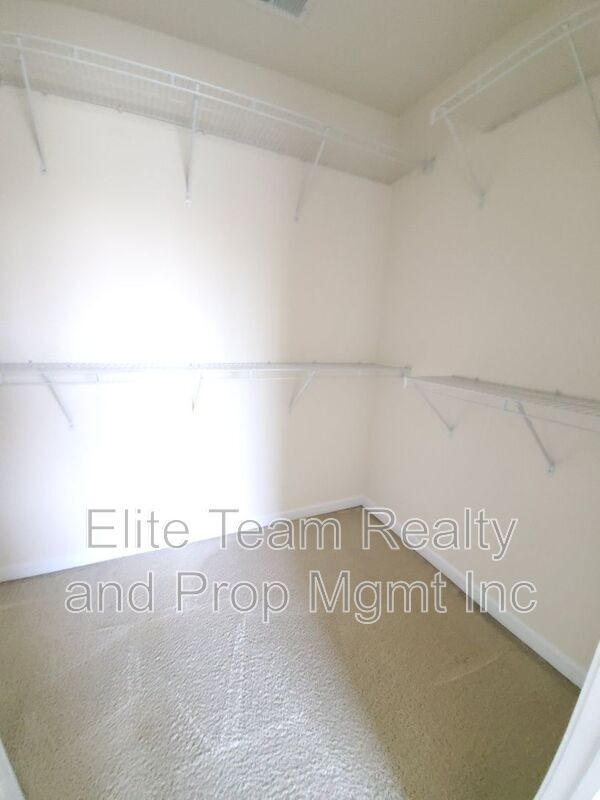 Building Photo - 11190 Bridgewater Dr