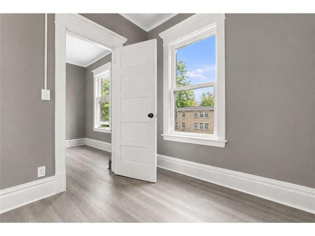 Building Photo - 2401 Harriet Ave