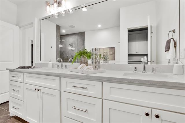 Building Photo - 4116 University Blvd