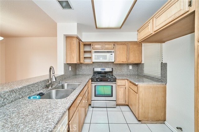 Building Photo - 2690 Vista Monte Cir