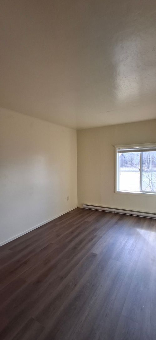 Building Photo - 4 bedroom rental