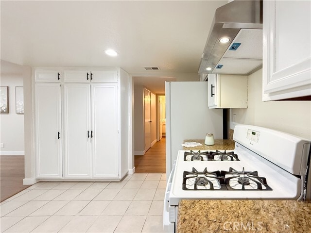 Building Photo - 1034 Romney Dr