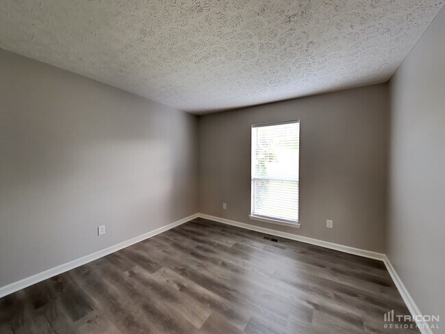 Building Photo - 753 Jaywood Dr