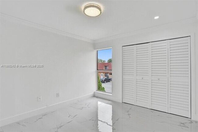 Building Photo - 606 NW 107th Ave