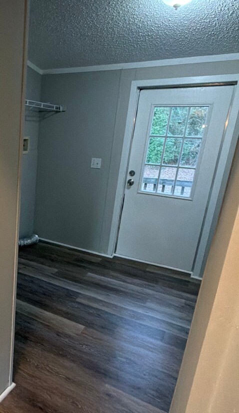 Building Photo - 103 Oak Ct