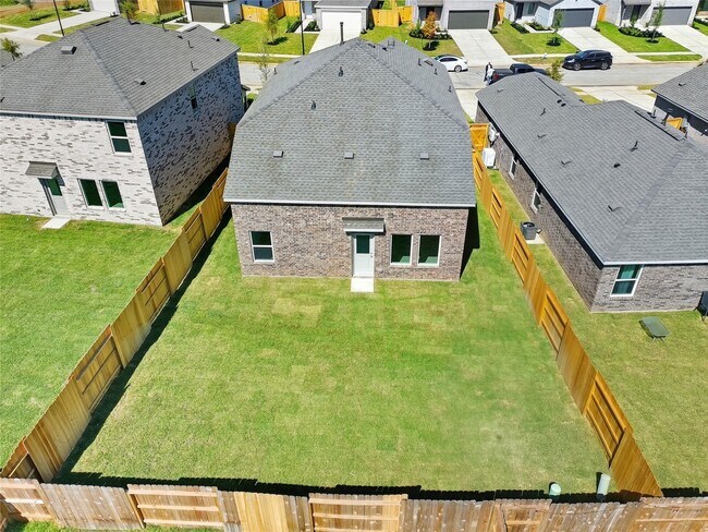 Building Photo - 28731 Bottom Grass Trl