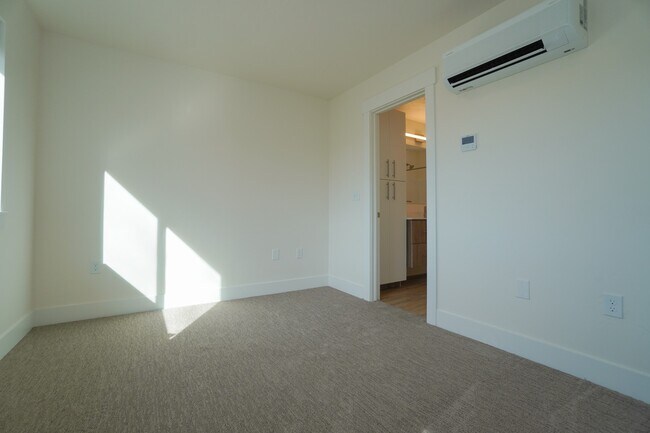 Building Photo - 4621 N Iota Ln