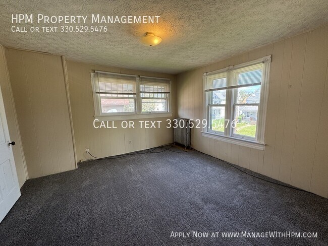 Building Photo - 1307 Woodland Ave NW