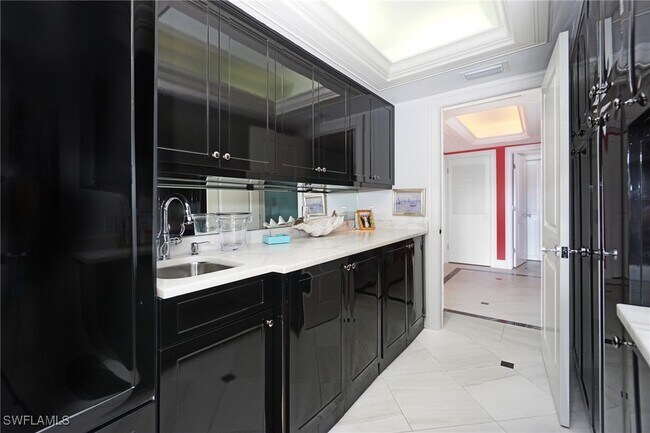 Building Photo - 1900 Gulf Shore Blvd N