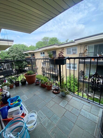 Building Photo - 4113 N Keeler Ave