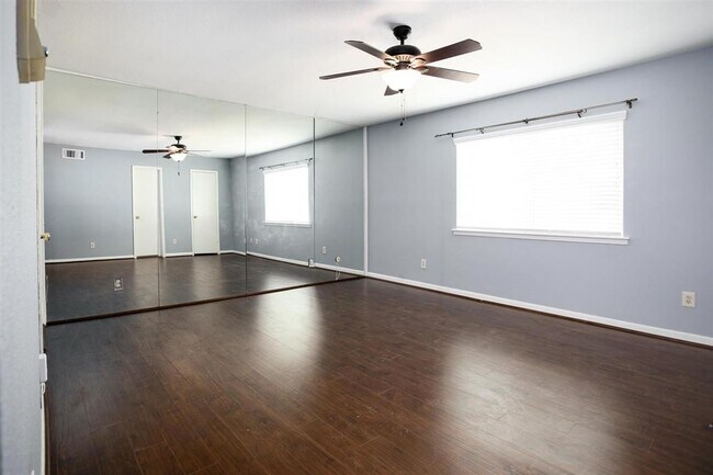 Building Photo - 1300 Augusta Dr