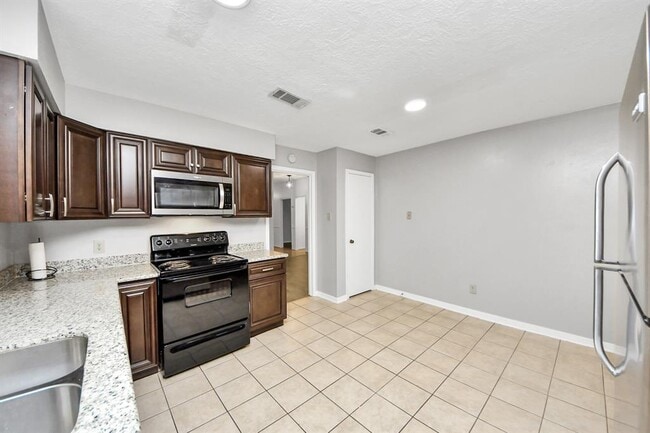 Building Photo - 8502 Fawn Terrace Dr