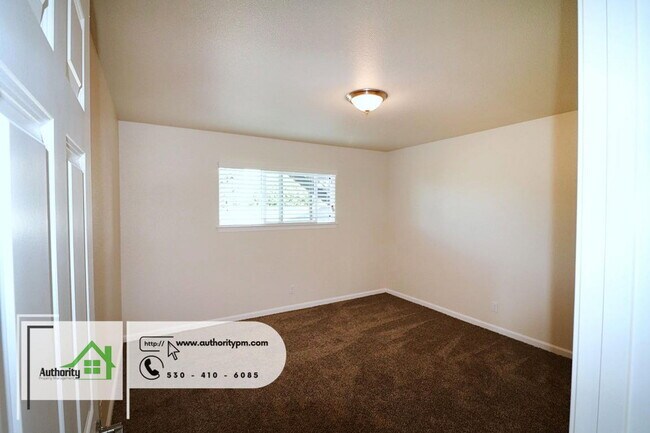 Building Photo - 4445 Dogwood Ln