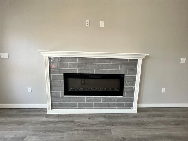 Building Photo - 600 Fir Ln