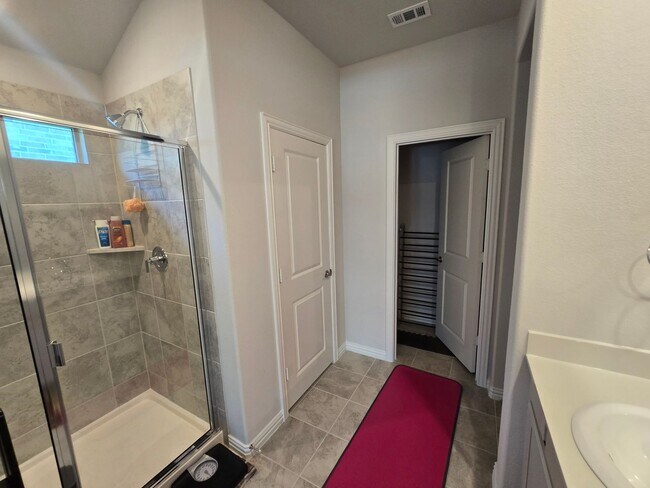 Building Photo - Fantastic in Fate!