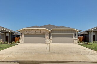 Building Photo - 657 Blackland dr