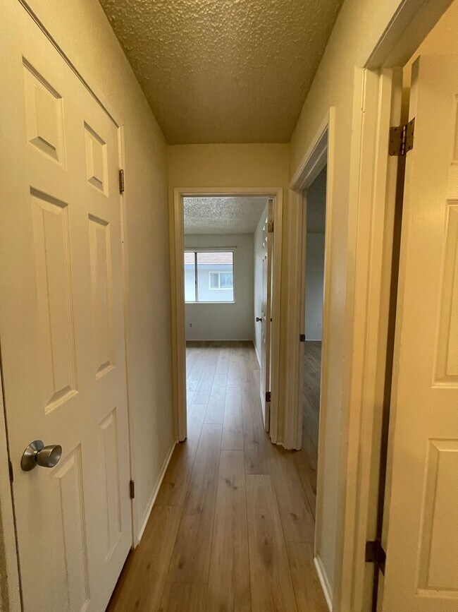 Building Photo - Delightful 2 Bedroom! Recently Updated!! Move In Special!!!