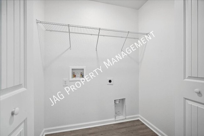 Building Photo - 1191 Valencia St SE