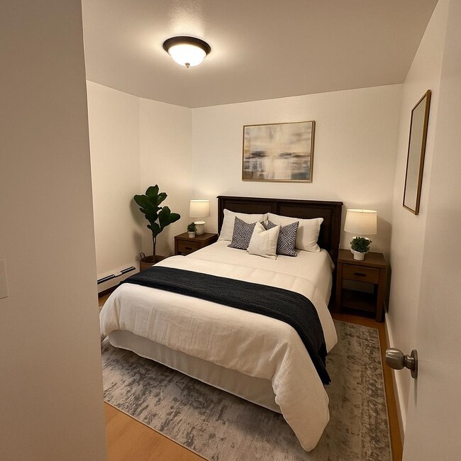 Building Photo - 210 Hamilton St