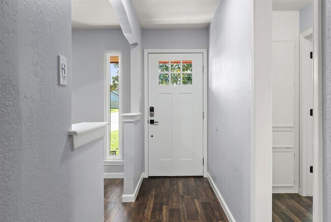 Building Photo - 7314 Robin St