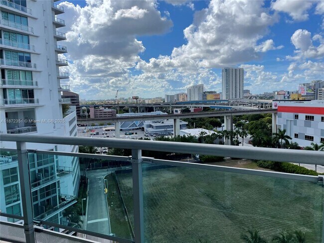 Building Photo - 350 S Miami Ave