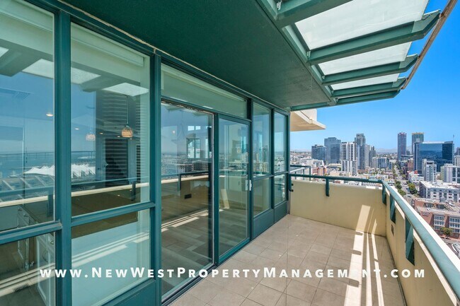Building Photo - Spectacular Marina District 3-Bedroom Pent...
