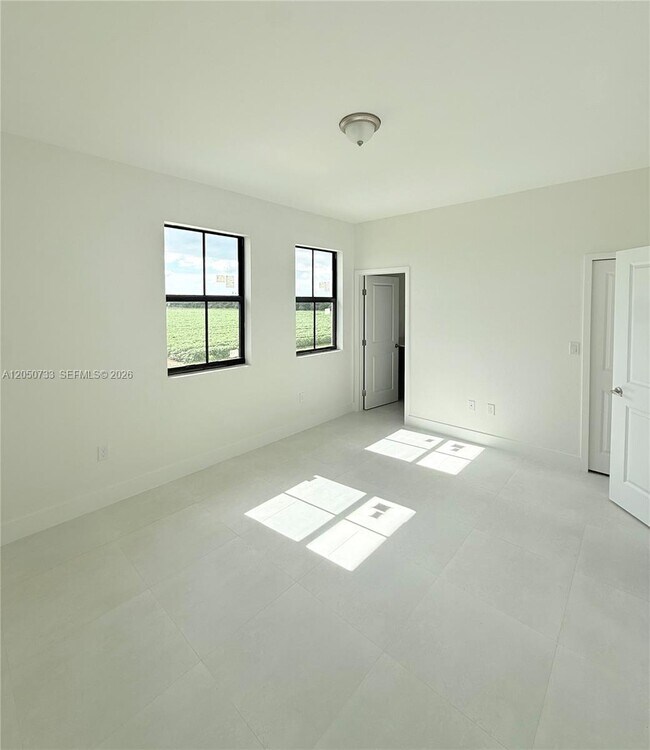 Building Photo - 32242 SW 194th Ave