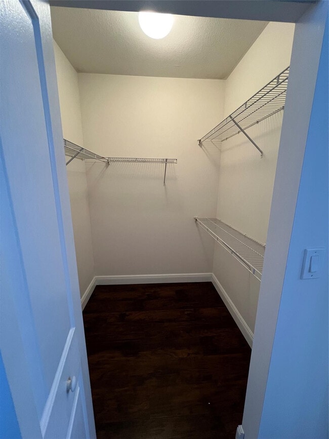 Building Photo - 511 SE 5 Ave