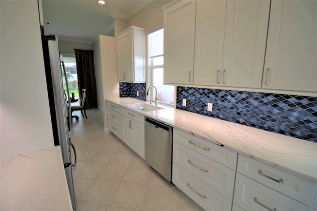 Kitchen - 8702 Wakefield Dr