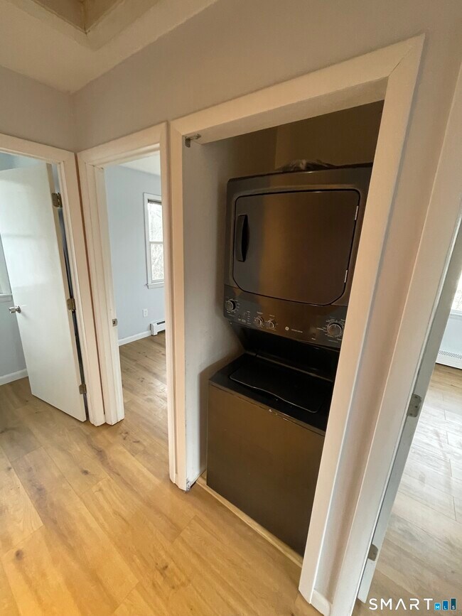 Building Photo - 34 Rossi Ave