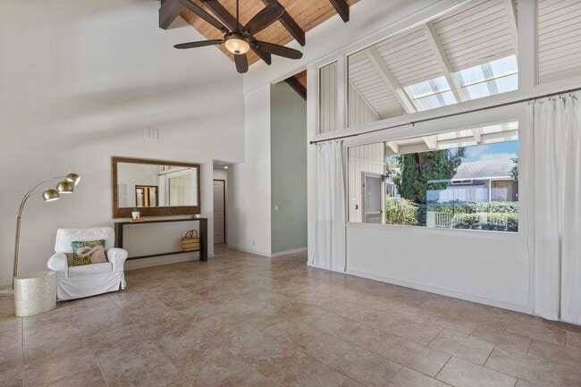 Building Photo - Completely Remodeled 3 Bed/3 Bath with Exp...