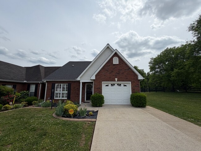 Building Photo - 1702 Thomas Ct