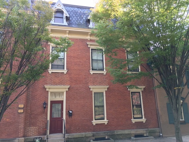 Building Photo - 534 Walnut St