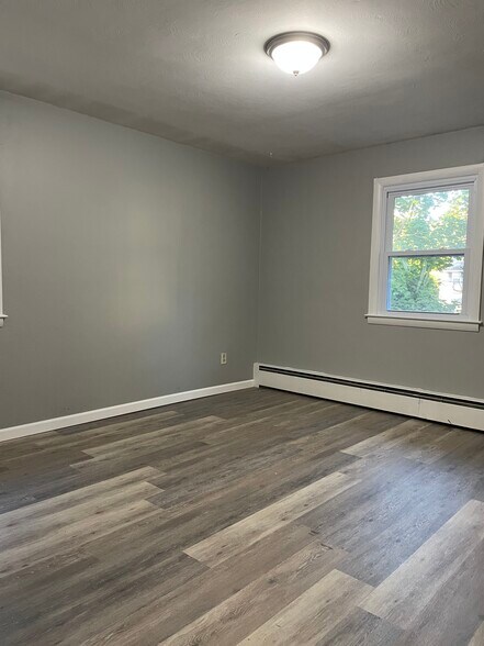 Bedroom - 139 Middle Tpke W