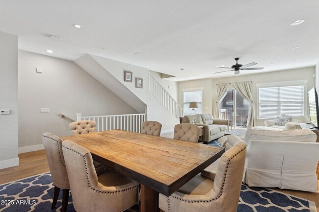 Building Photo - 1400 E Bethany Home Rd