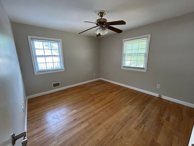 Building Photo - Updated home in College Acres!
