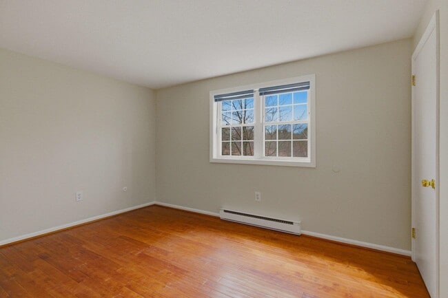 Building Photo - 559 Sagamore Ave